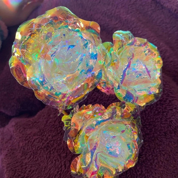 3 Iridescent Roses - Picture 3 of 3